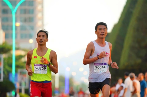 "CƠN LỐC" 15.000 NGƯỜI ĐỔ BỘ NHA TRANG: GIẢI MARATHON LỊCH SỬ CHÍNH THỨC KHỞI TRANH!