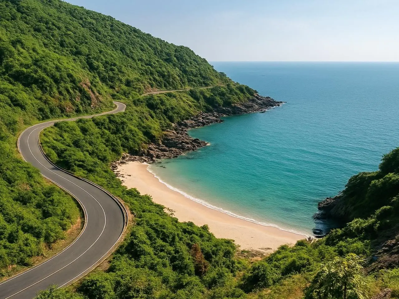 Đèo Lương Sơn Nha Trang: Cung Đường Biển Đẹp Như Phim Điện Ảnh