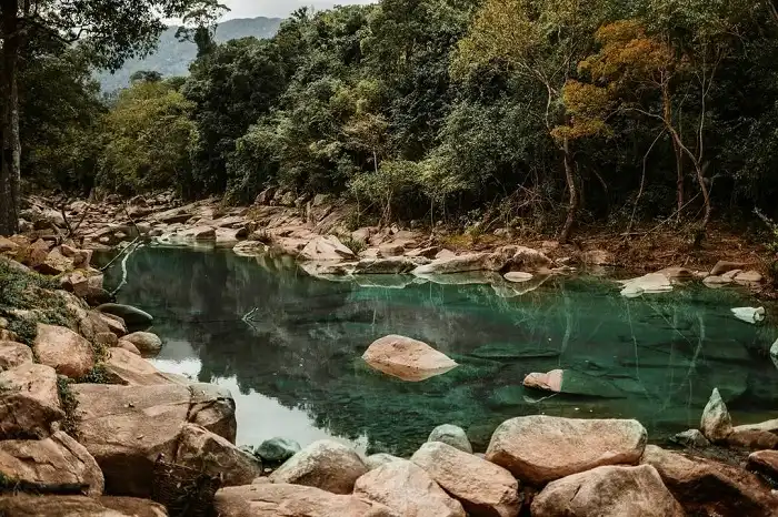 Suối Ba Hồ Nha Trang: Thử Thách Chinh Phục 3 Tầng Thác Đầy Ngoạn Mục